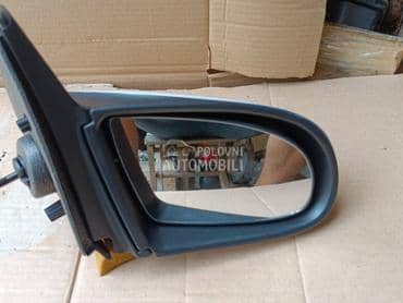 Desni mehanički retrovizor za Opel Tigra od 1995. do 2004. god.