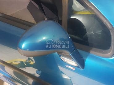 desni retrovizor za Peugeot 207 od 2006. do 2012. god.