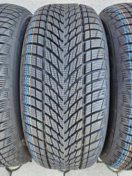 Goodyear 255/45 R20 Zimska