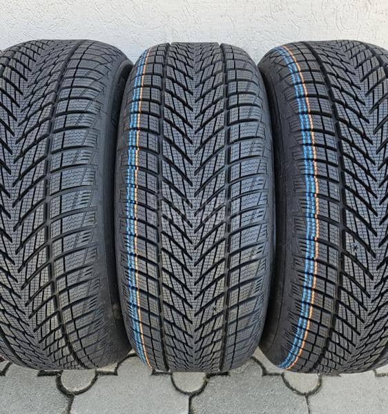 Goodyear 255/45 R20 Zimska