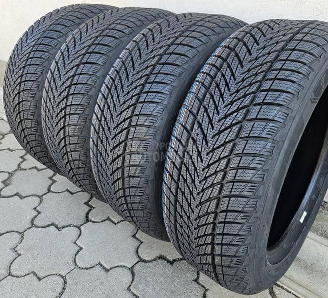 Goodyear 255/45 R20 Zimska
