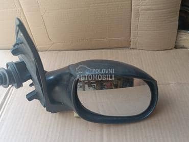 Desni mehanicki retrovizor za Peugeot 206 od 1998. do 2009. god.