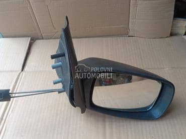 Desni mehanicki retrovizor za Ford Fiesta od 1996. do 1999. god.