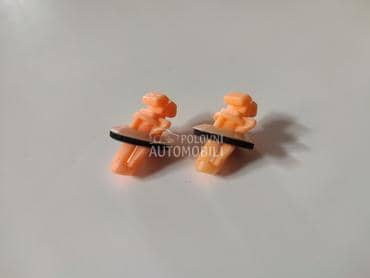 Žabice plastičnih rubova krila za Toyota Land Cruiser od 2002. do 2011. god.