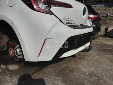 Branik zadnji za Toyota Corolla od 2013. do 2023. god.