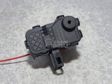 MOTORIC POKLOPCA REZERVOARA za Audi A4