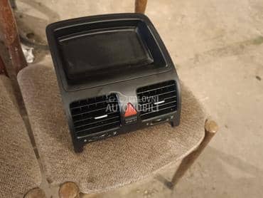 pregrada na tabli za Volkswagen Golf 5