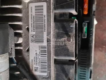 Motorni računar Simens za Peugeot 807 od 2006. do 2012. god.