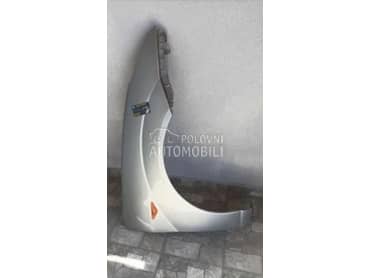 Desno krilo sivo za Ford Focus od 2000. do 2004. god.