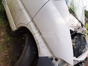 98 02 desno krilo za Toyota Hiace od 1998. do 2002. god.