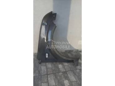 Desno krilo sa lajsnom za Ford Fusion od 2002. do 2010. god.