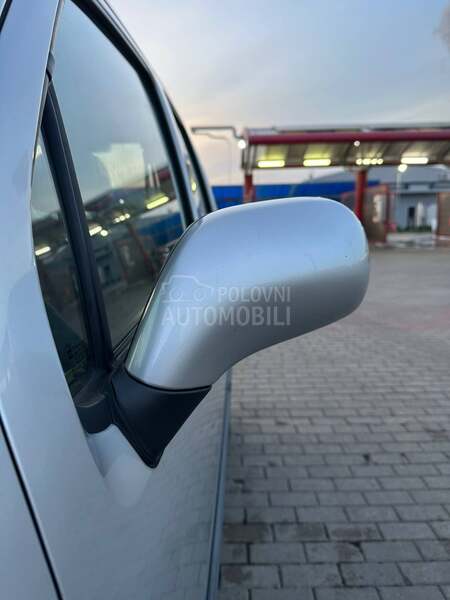 Opel Agila -  kompletan auto u delovima