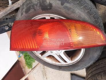 desna štop lampa-svetlo za Ford Focus od 1998. do 2004. god.