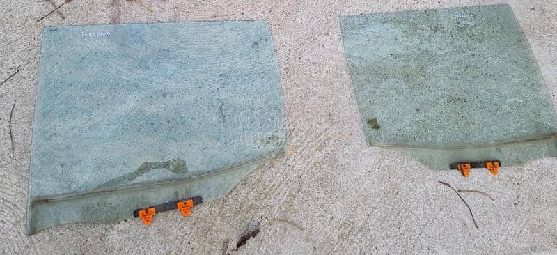 staklo vrata prozori