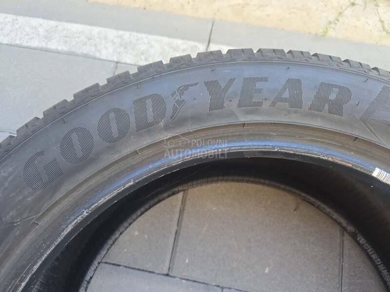 Goodyear 285/45 R20 Zimska