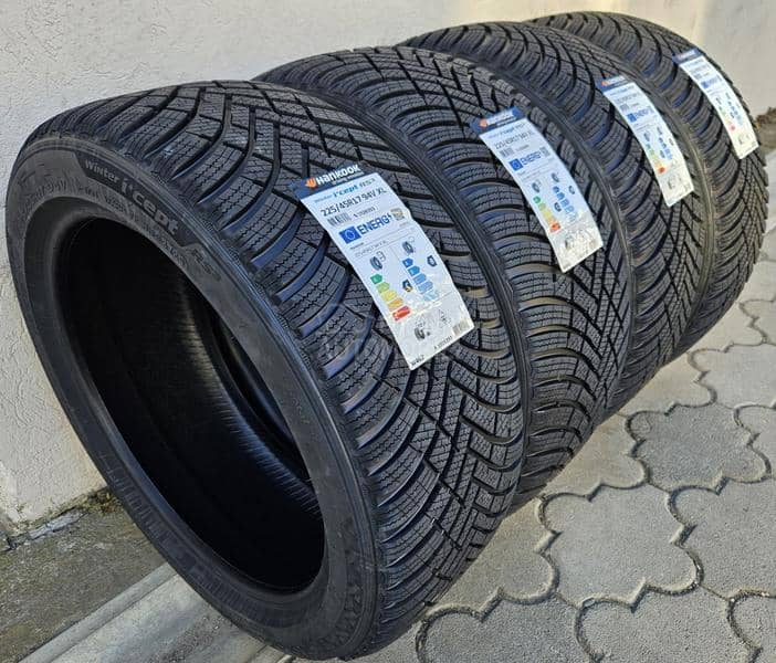 Hankook 225/45 R17 Zimska
