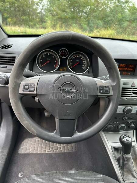 Opel Astra H 2008. god. -  kompletan auto u delovima