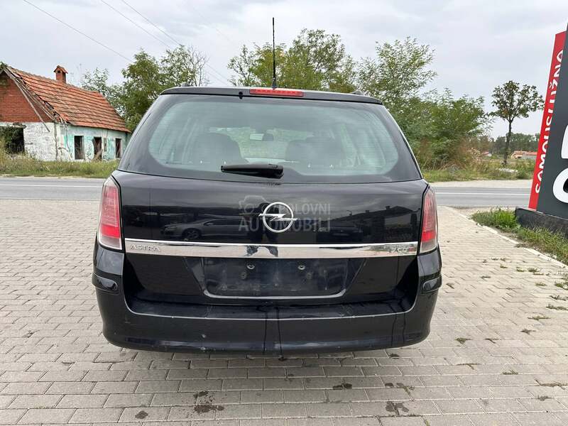 Opel Astra H 2008. god. -  kompletan auto u delovima