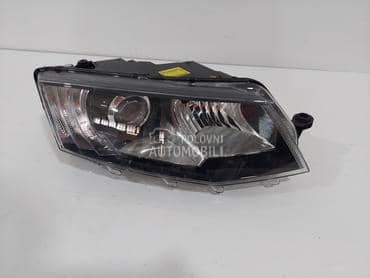 desni far xenon za Škoda Octavia