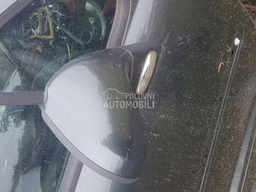 desni retrovizor za Peugeot 207 od 2005. do 2012. god.
