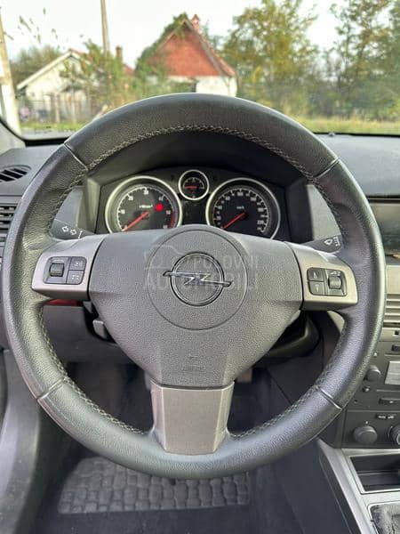 Opel Astra 2007. god. -  kompletan auto u delovima