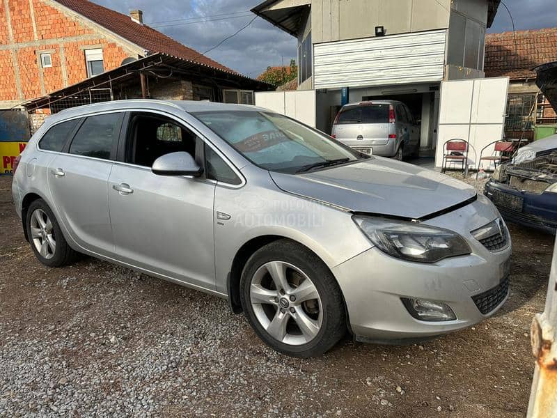 Delovi za Opel Astra J 2013. god.