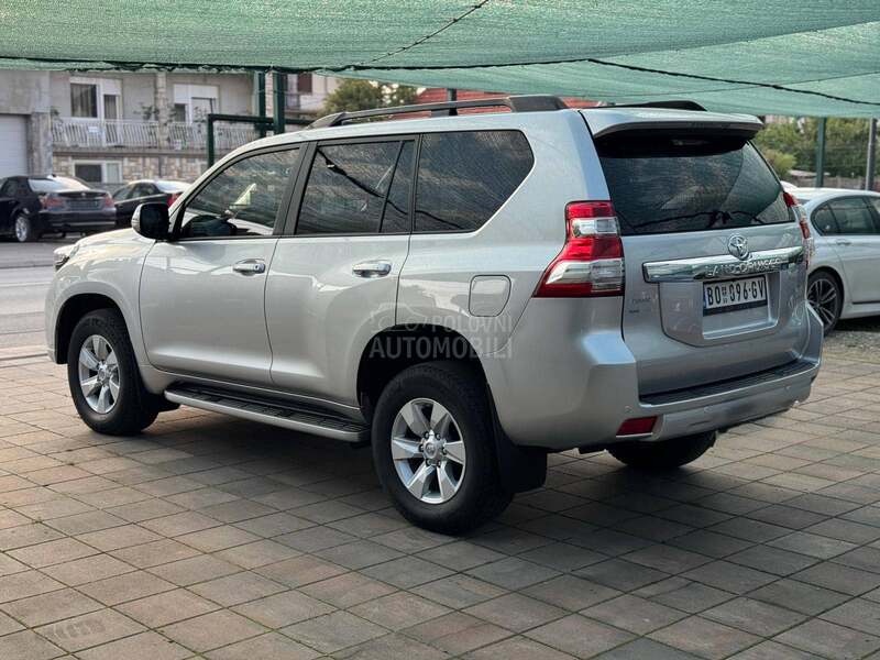 Toyota Land Cruiser 