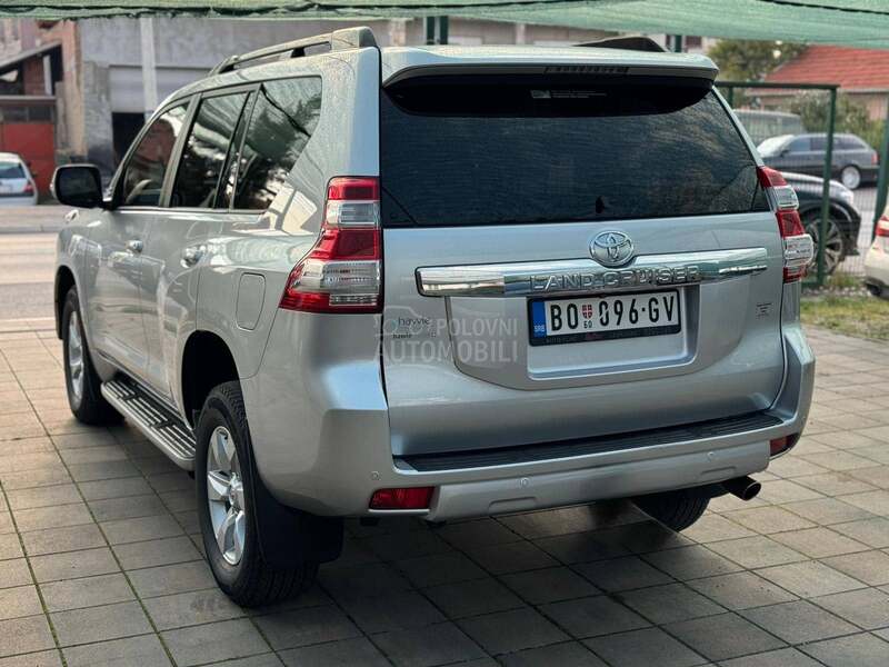 Toyota Land Cruiser 