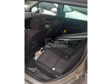 6 i 7. sediste za Peugeot 307