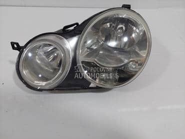 levi far za Volkswagen Polo od 2002. do 2005. god.