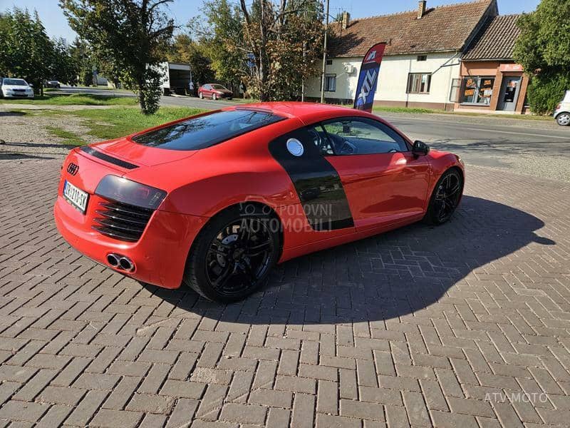 Audi R8 4.2 FSI CARBON