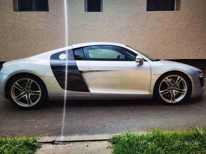Audi R8 4.2 FSI CARBON