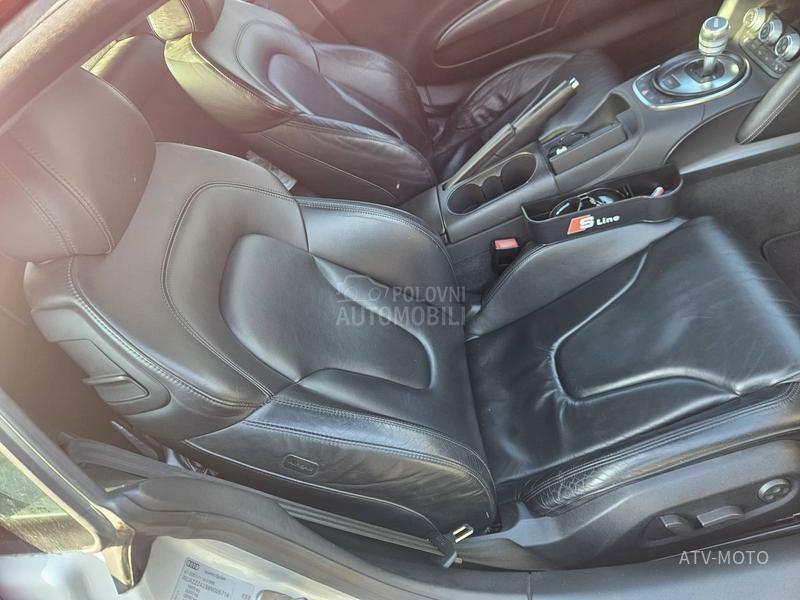 Audi R8 4.2 FSI CARBON