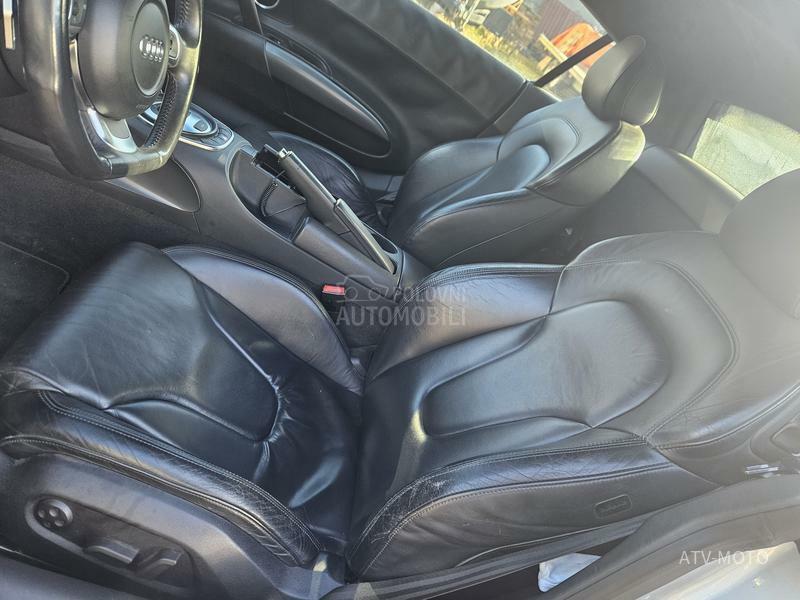 Audi R8 4.2 FSI CARBON