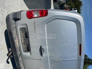 roletna u gepeku za Peugeot Partner od 1996. do 2009. god.