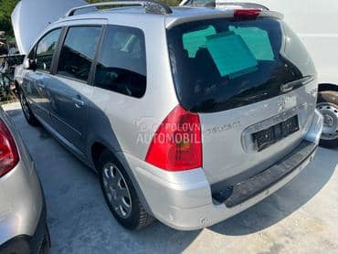 stop sveto levo/desno za Peugeot 308 od 2001. do 2008. god.