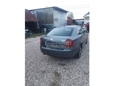 Škoda Octavia -  kompletan auto u delovima