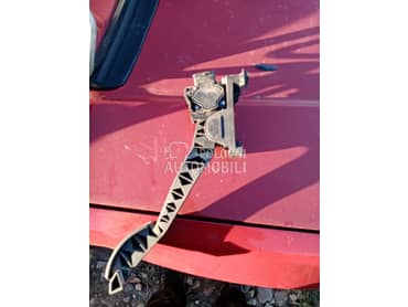 papuca gasa za Alfa Romeo 147