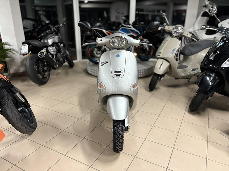 Vespa ET4 125