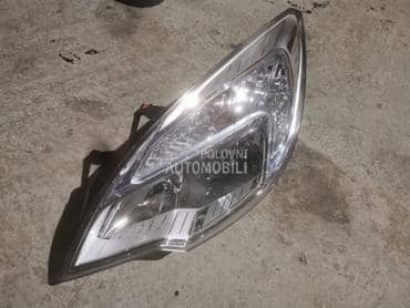 Levi far za Opel Meriva