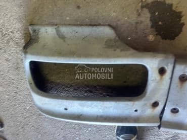 Branik oko fara Atego