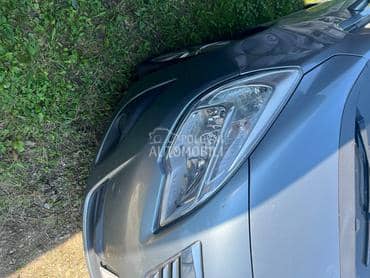 desni far za Opel Meriva od 2010. do 2017. god.