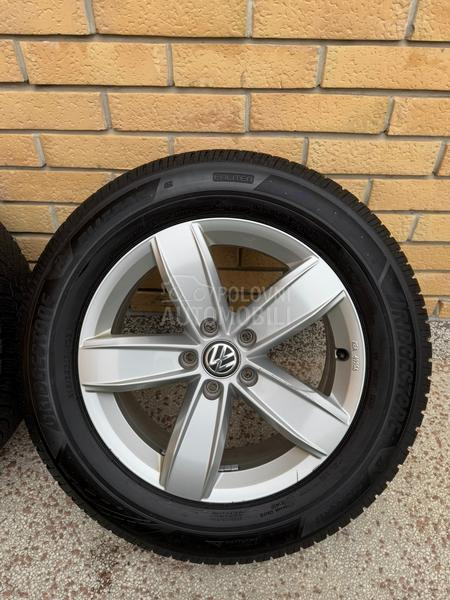 Bridgestone 215/65 R17 Zimska