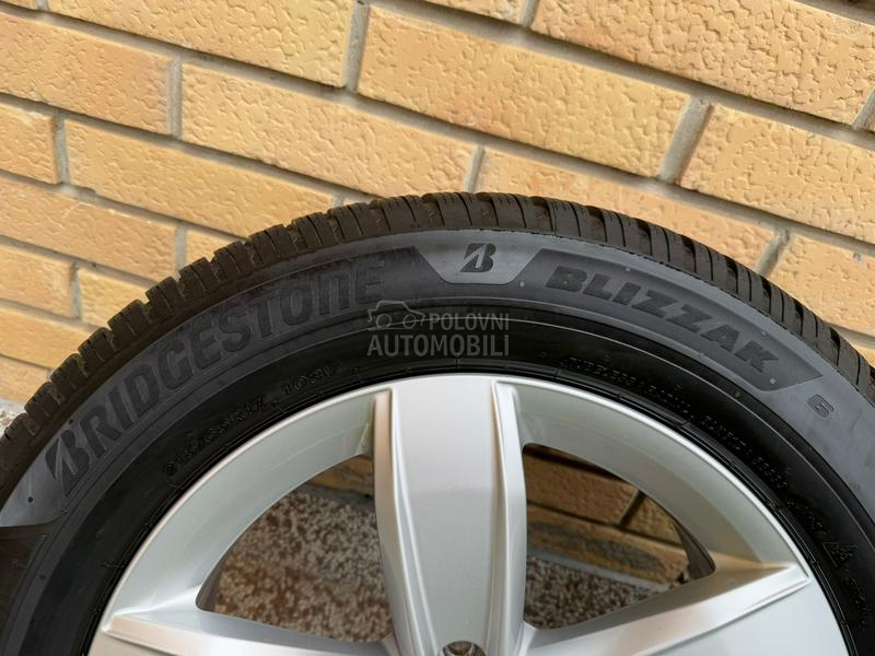 Bridgestone 215/65 R17 Zimska