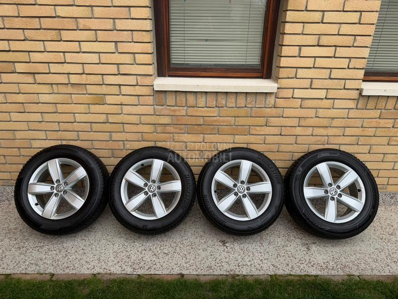 Bridgestone 215/65 R17 Zimska