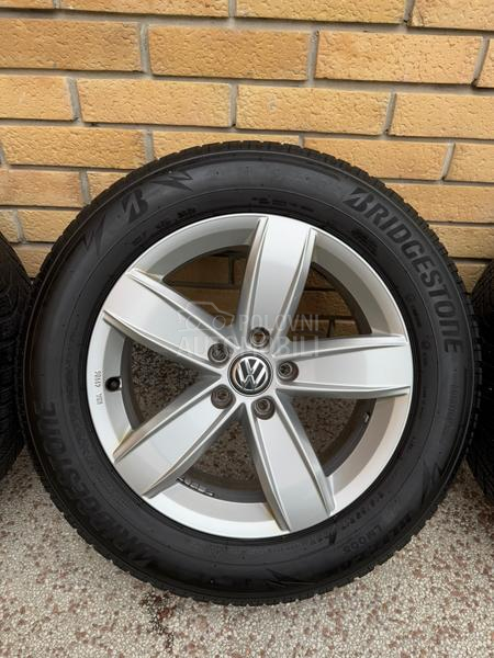 Bridgestone 215/65 R17 Zimska