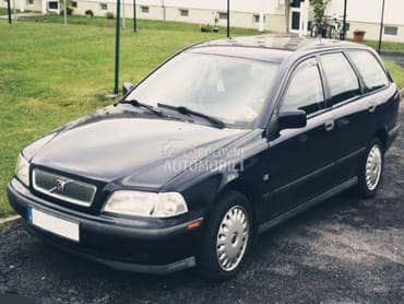 Volvo V40 1.7 2001. god. -  kompletan auto u delovima