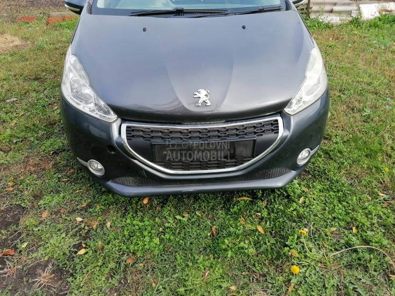 Peugeot 208 -  kompletan auto u delovima