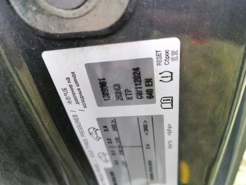 Peugeot 208 -  kompletan auto u delovima