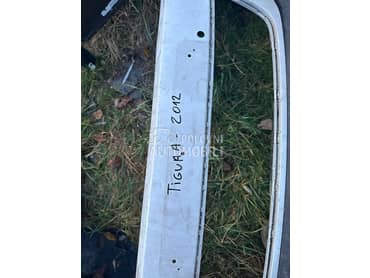 Branik prednji za Volkswagen Touran od 2010. do 2014. god.